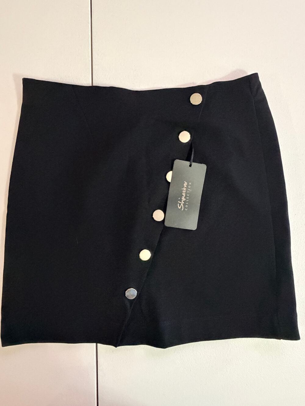 Shinestar nwt black mini silver burrons M